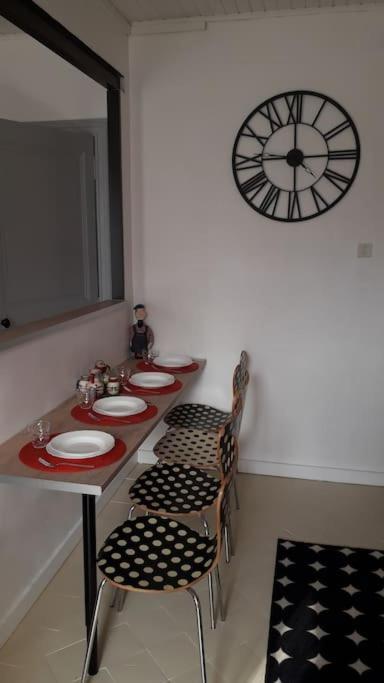 Bel Appartement Au Coeur De La Cite Medievale Sommières Buitenkant foto
